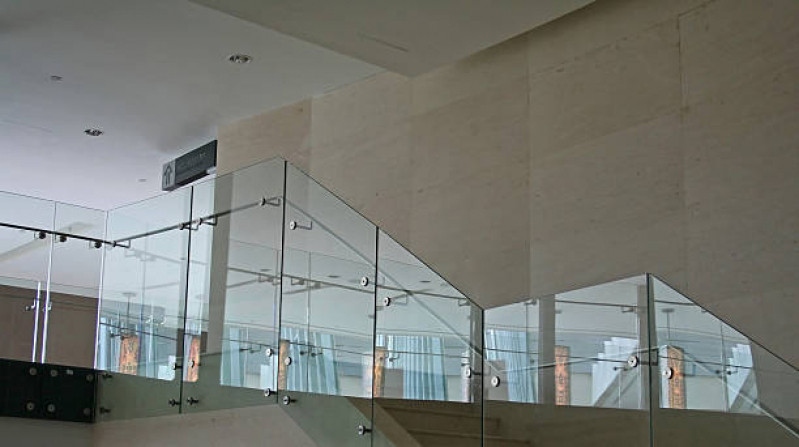 Tampo de Vidro para Mesa Laqueado Vargem Grande Paulista - Tampo de Vidro Moderno